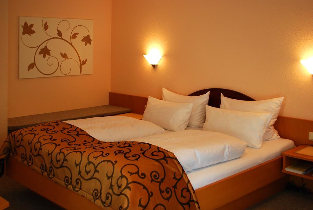 Hotel Im Winkel Appartements Und Zimmer Langenargen Room photo